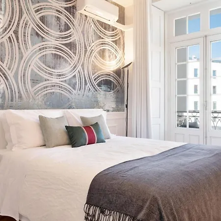 Historical Penthouse At Cardosas Block Oporto