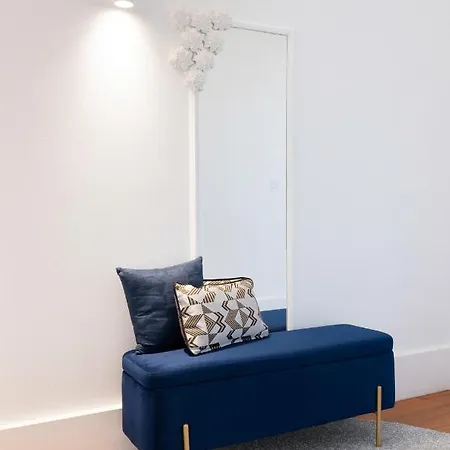 Historical Penthouse At Cardosas Block Appartement Oporto