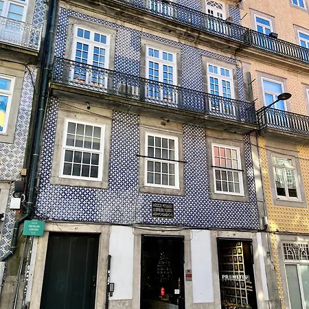 Historical Penthouse At Cardosas Block Oporto