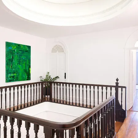 Historical Penthouse At Cardosas Block Oporto