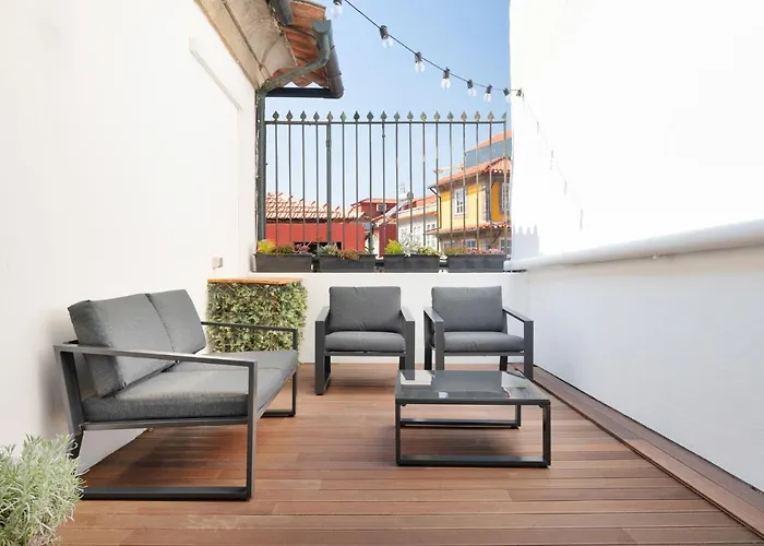 Historical Penthouse At Cardosas Block Apartmán Porto