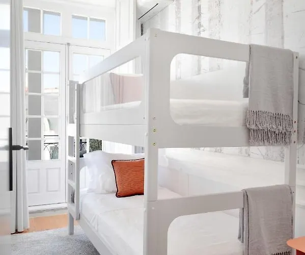 Historical Penthouse At Cardosas Block