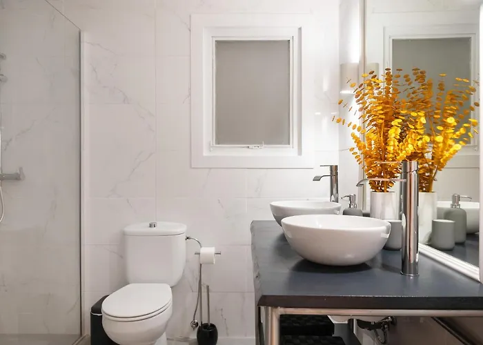 Historical Penthouse At Cardosas Block