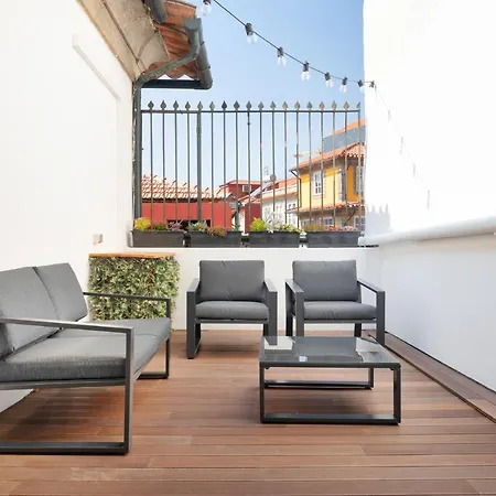 Historical Penthouse At Cardosas Block Apartment Porto