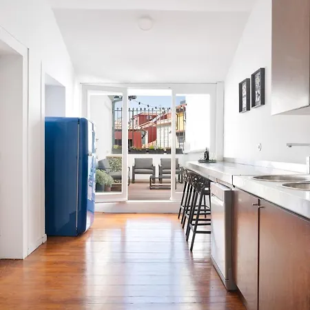 Historical Penthouse At Cardosas Block Apartment *