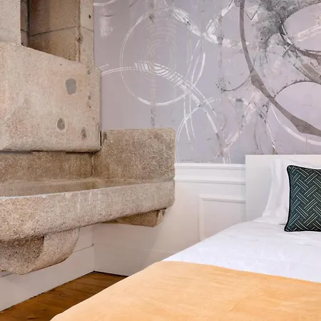 Historical Penthouse At Cardosas Block شقة بورتو