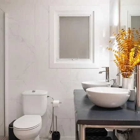 Historical Penthouse At Cardosas Block