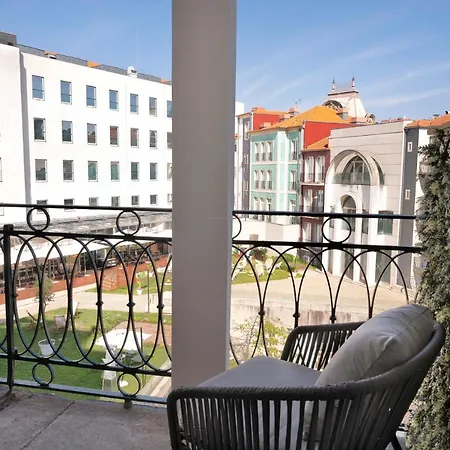 Historical Penthouse At Cardosas Block شقة *