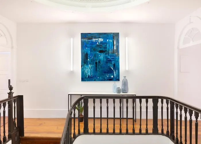 Historical Penthouse At Cardosas Block *