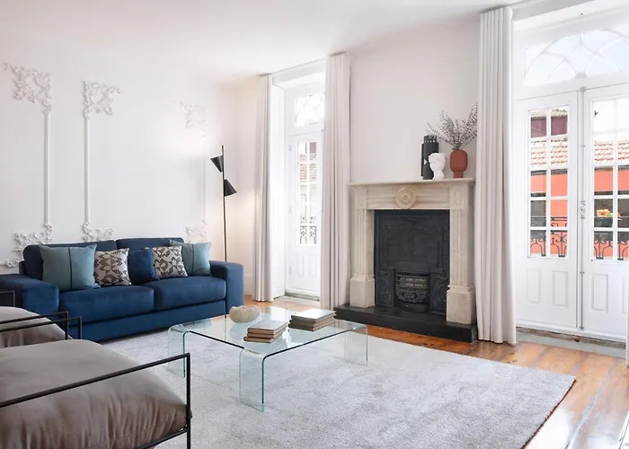 Historical Penthouse At Cardosas Block アパート