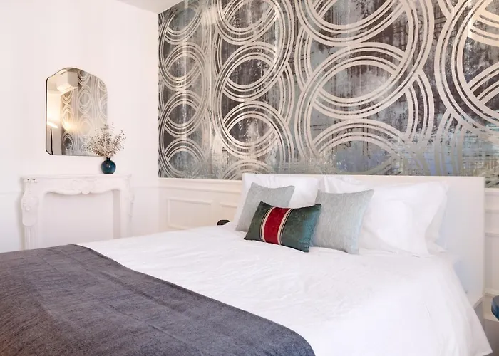 アパート Historical Penthouse At Cardosas Block *