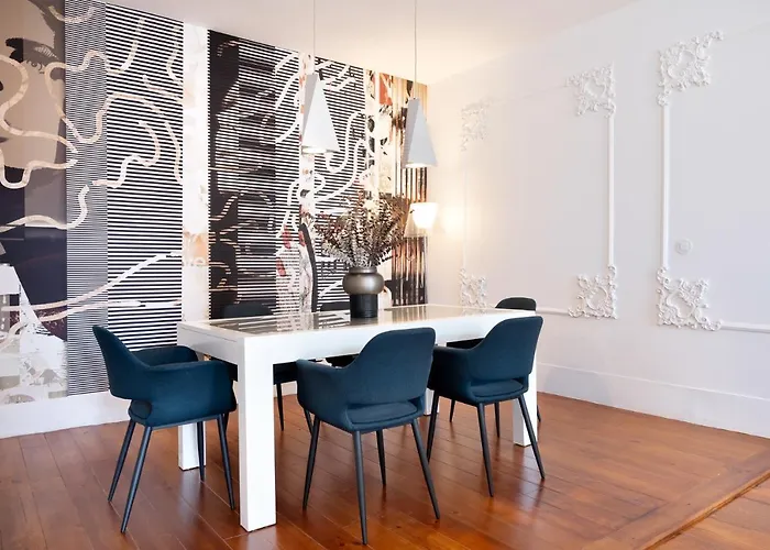 アパート Historical Penthouse At Cardosas Block ポルト