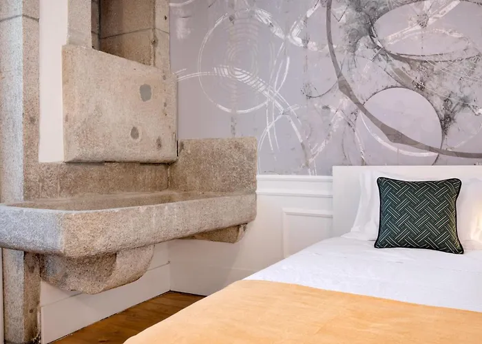 Historical Penthouse At Cardosas Block アパート ポルト