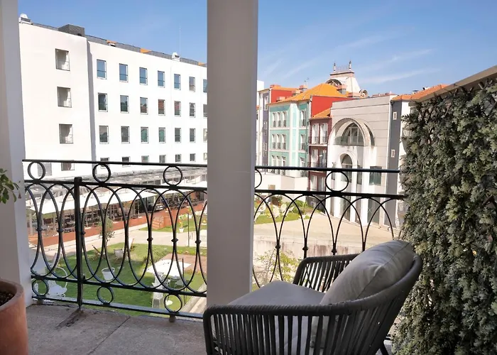 Historical Penthouse At Cardosas Block アパート *