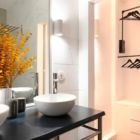 Historical Penthouse At Cardosas Block * Porto