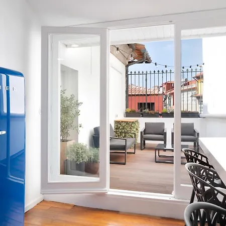 Historical Penthouse At Cardosas Block * Porto