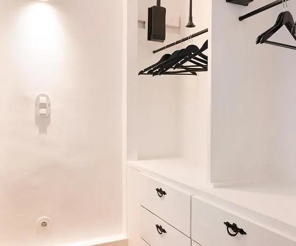 דירה Historical Penthouse At Cardosas Block *