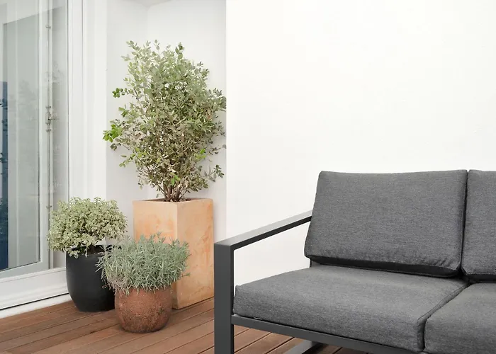 דירה Historical Penthouse At Cardosas Block